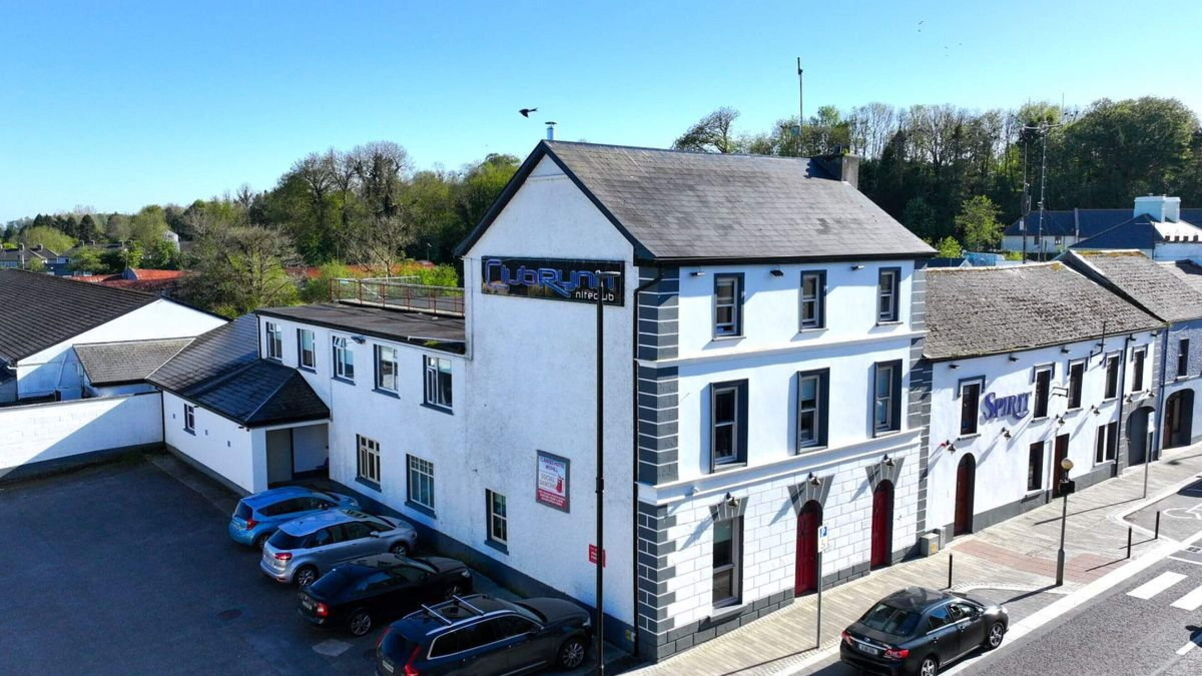 Leitrim hotel and nightclub with ‘turnkey reopening potential’ for sale for less than €700,000
